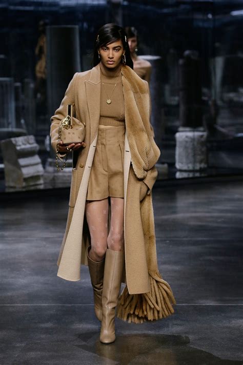 moda fendi 2021|fendi fashion show 2021.